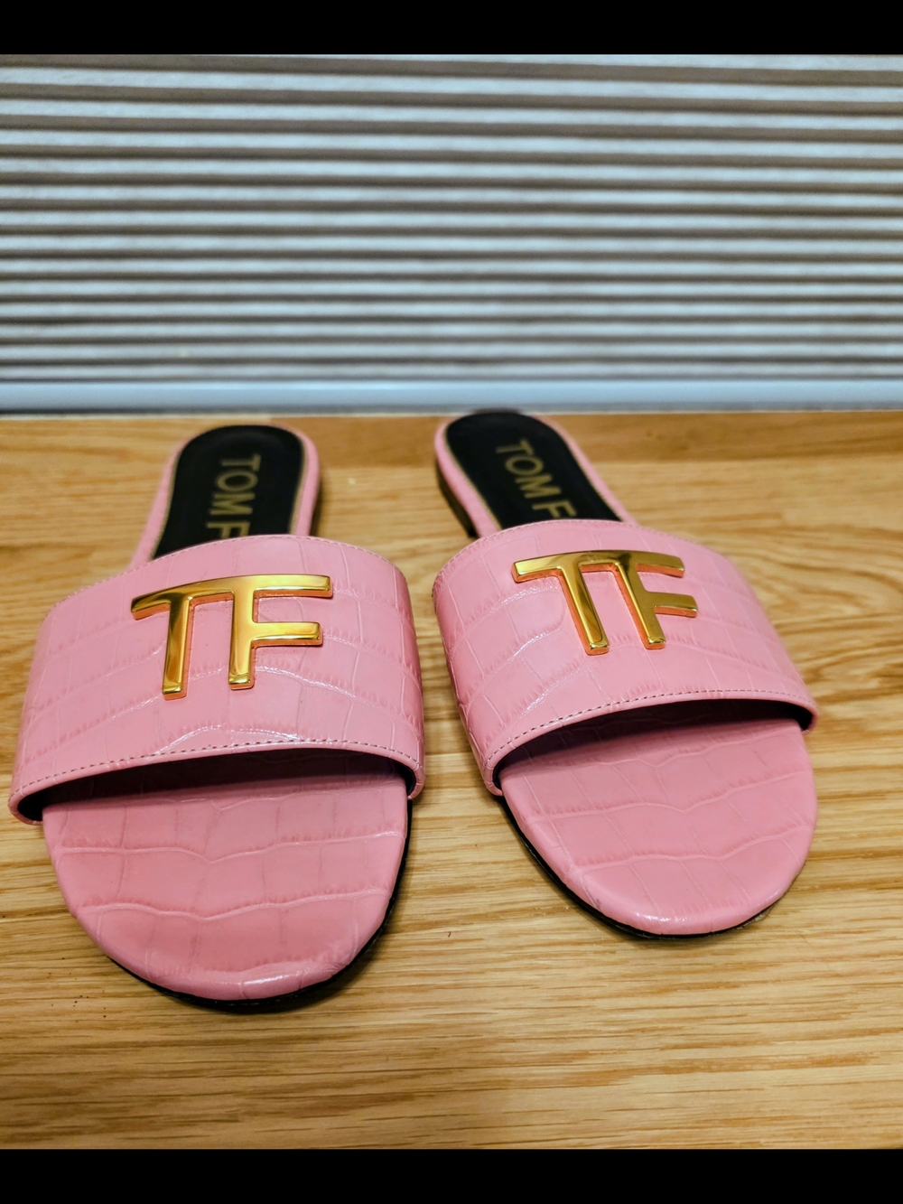 TOM FORD SLIDES 37 - Picture 2 of 14
